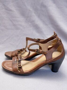 Ecco Strappy Brown Leather Heel with Buckle Women size 9 wedding guest